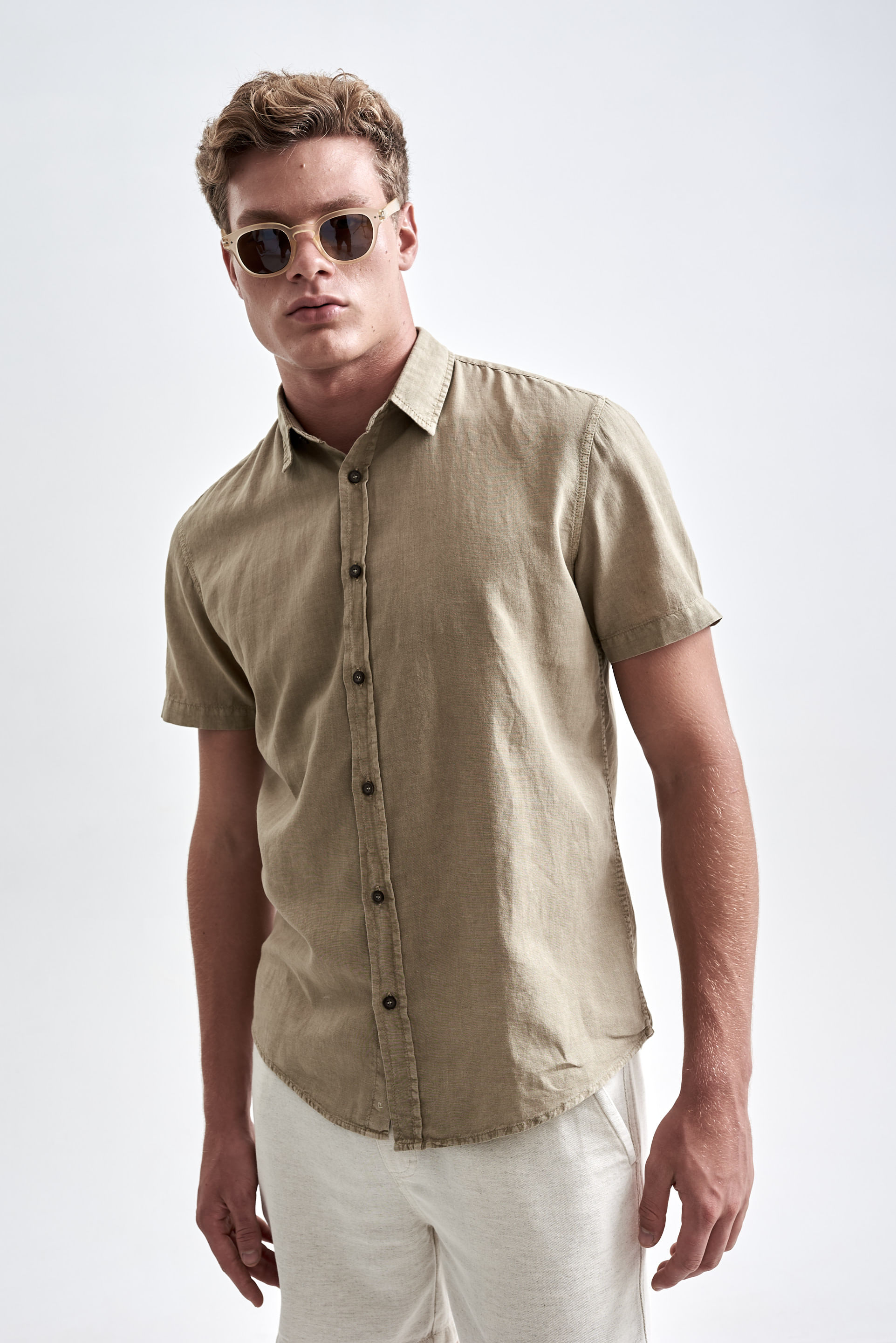Camisa de Linho Belize Ii Manga Curta Bege — Austral
