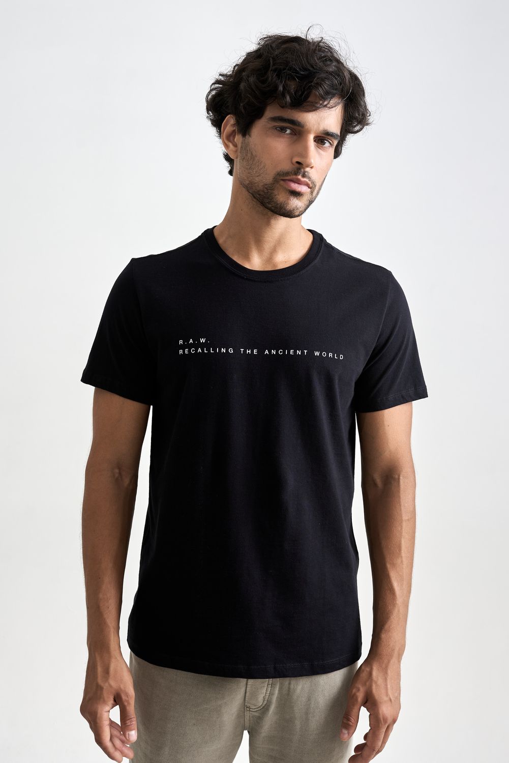 18061116_C02_3.jpg 18061116_C02_3.jpg