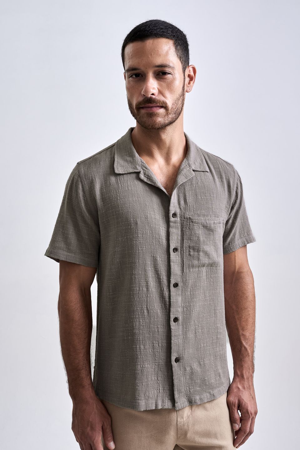Camisa Carmel Manga Curta Cinza Claro
